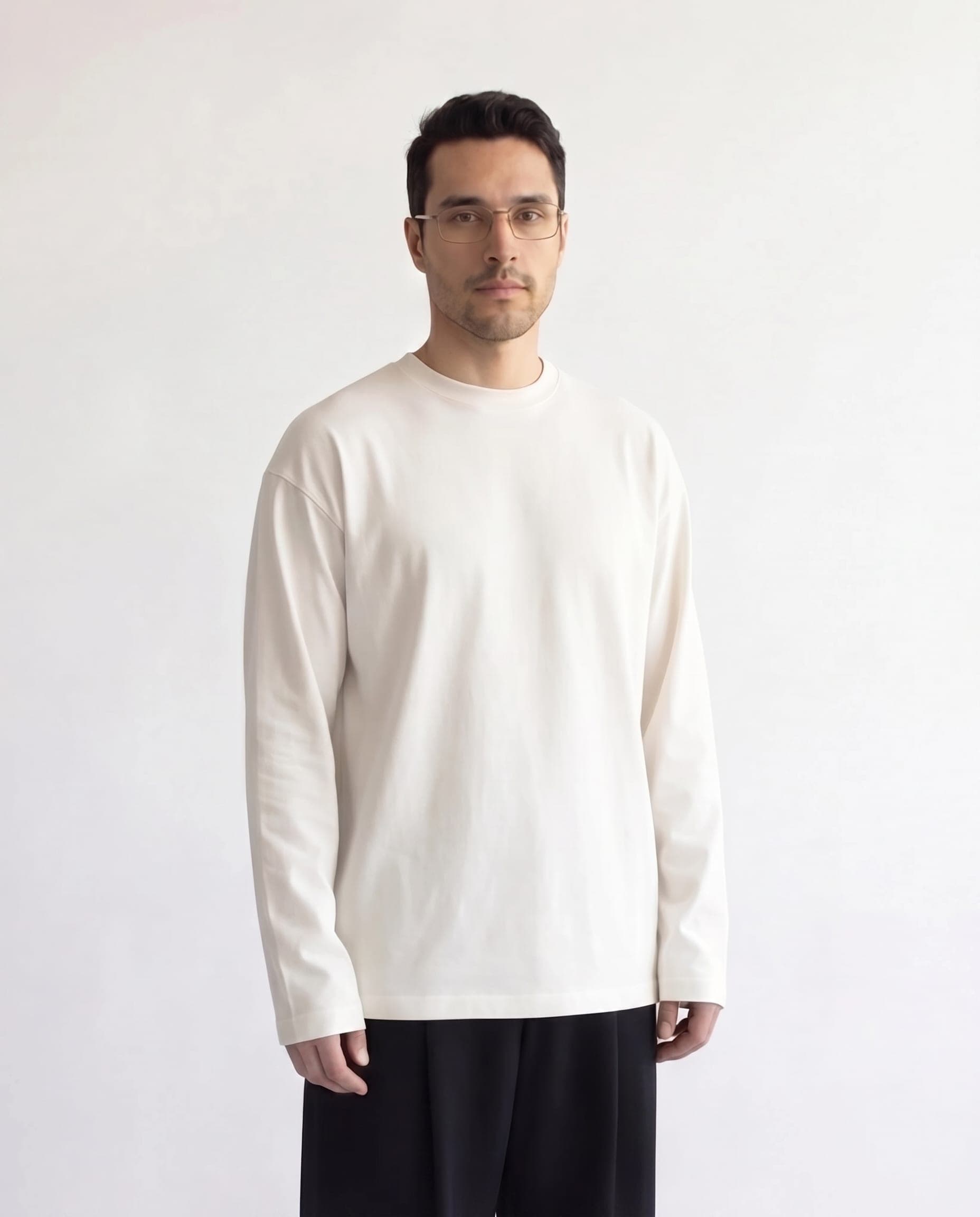 365APParel-basic-longsleeve-off-white-man-front-close-studio